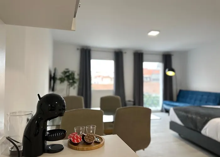 Living Funchal Inn