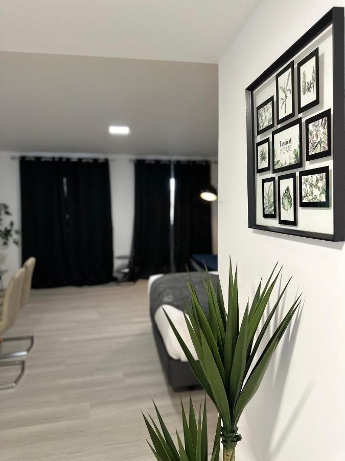 Living Apartment *
