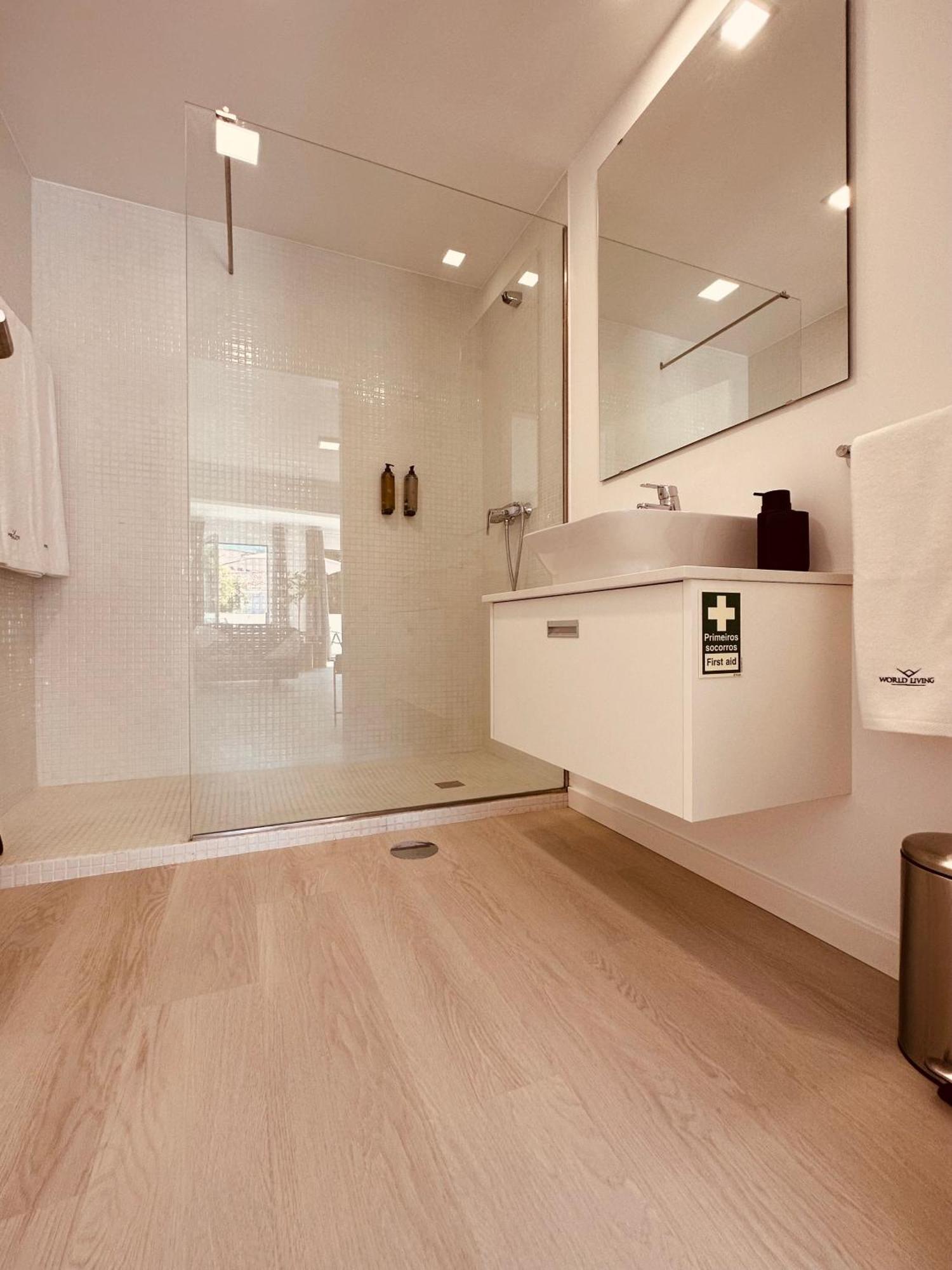 Living Apartment *